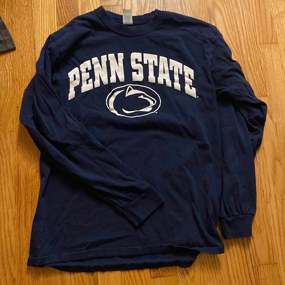 Penn state long sleeve navy blue tshirt. Size medium, super comfy!!